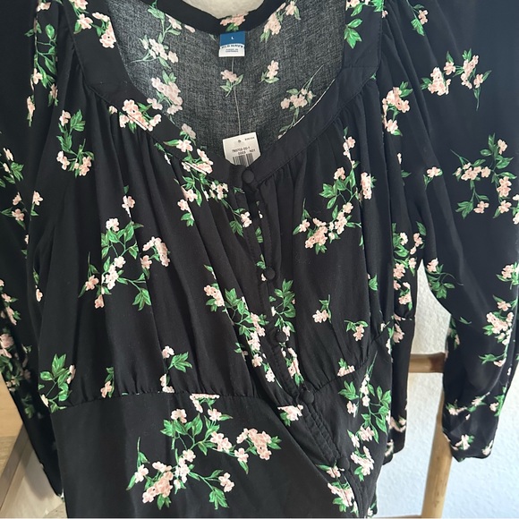 Old Navy Floral Black Peplum Top Sz Large NWT - Picture 8 of 14